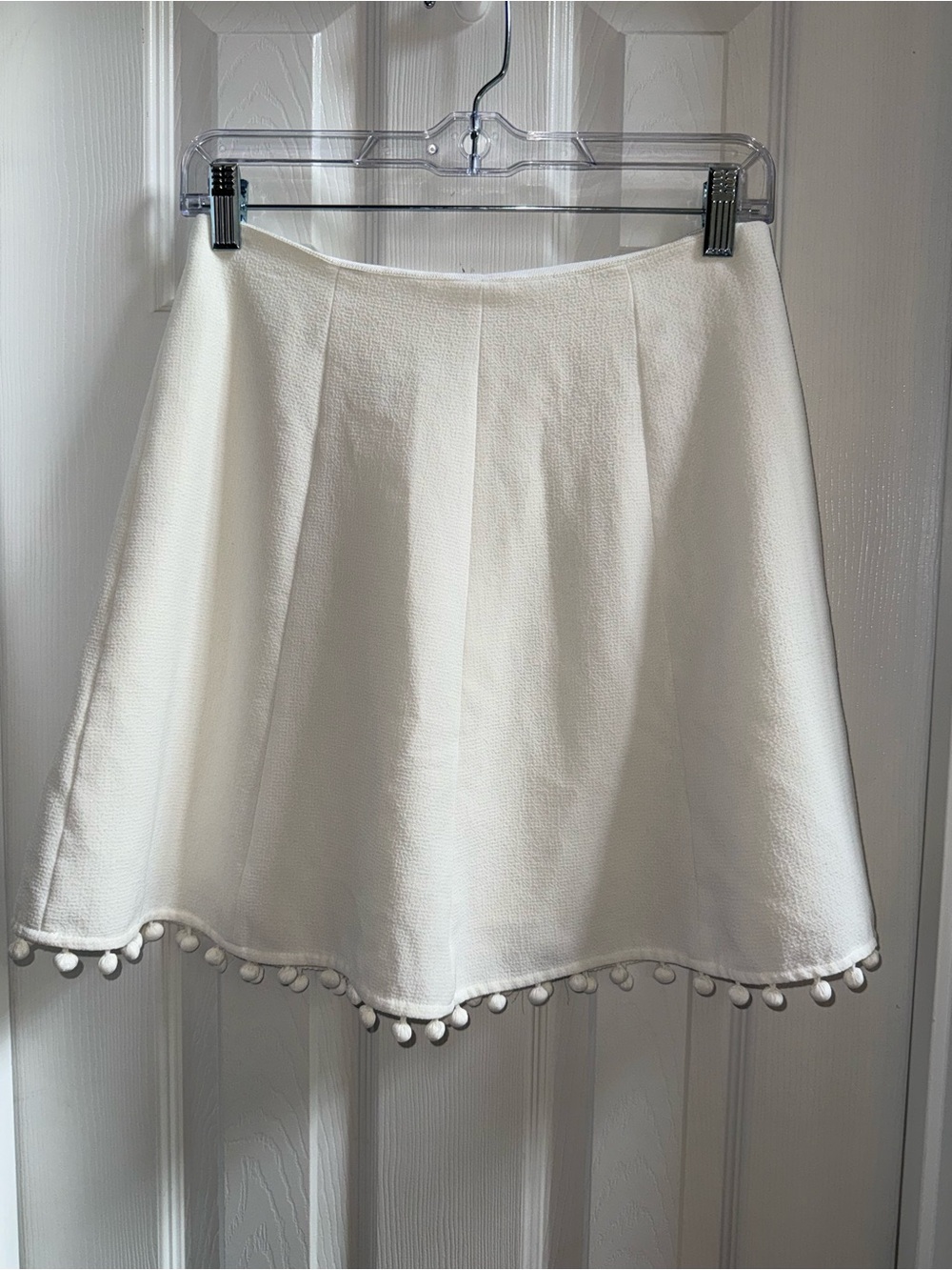 Club Monaco White Skirt 4 Playful Pom Pom Trim Back Zip Euro Summer Resort Chic